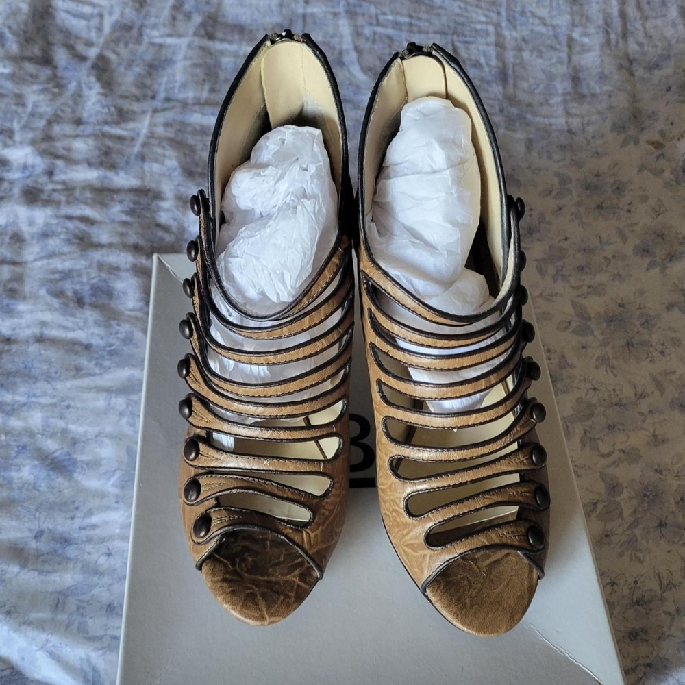 Tan 8.5 Baker pumps